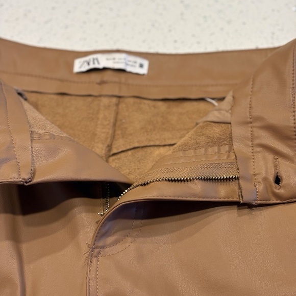 Zara Faux Leather Brown pants Size 6 Front zip and button. Front & back pockets - Picture 4 of 8